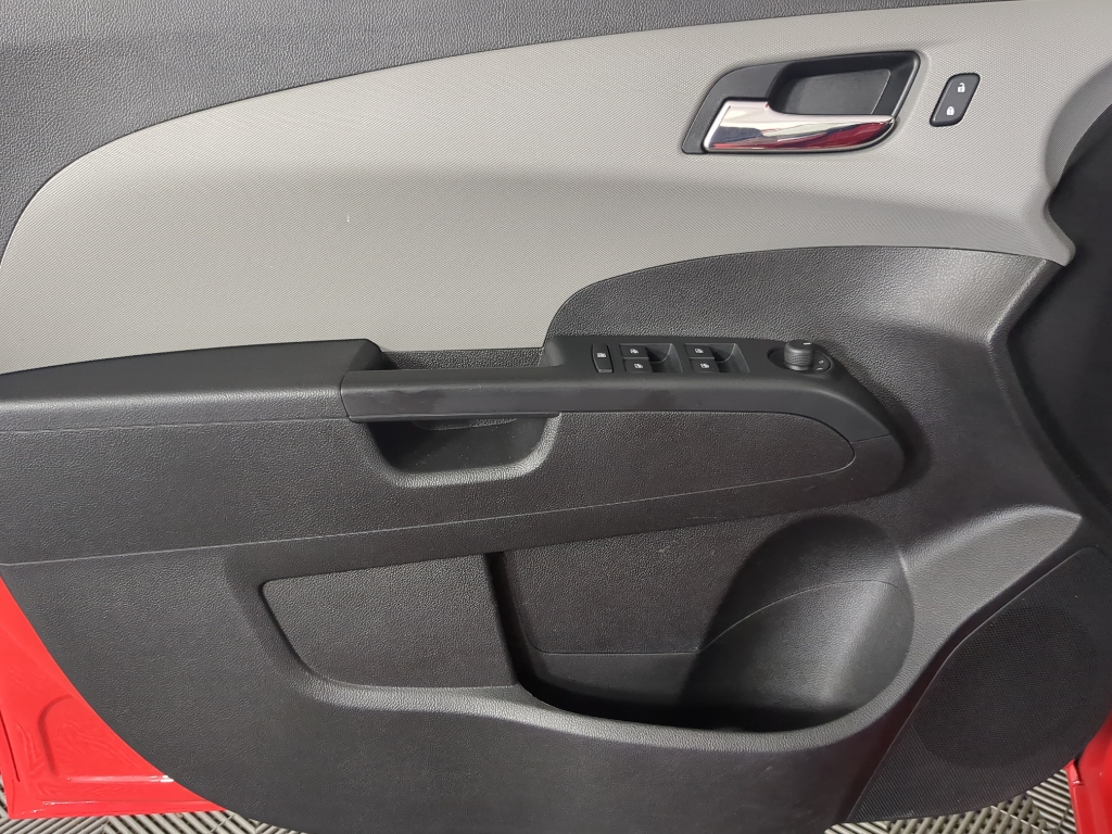 2015 Chevrolet Sonic LTZ photo 10
