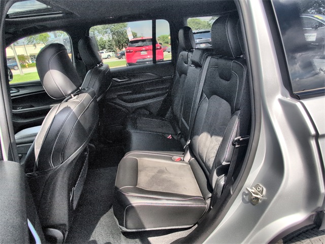 2023 Jeep Grand Cherokee Altitude photo 19