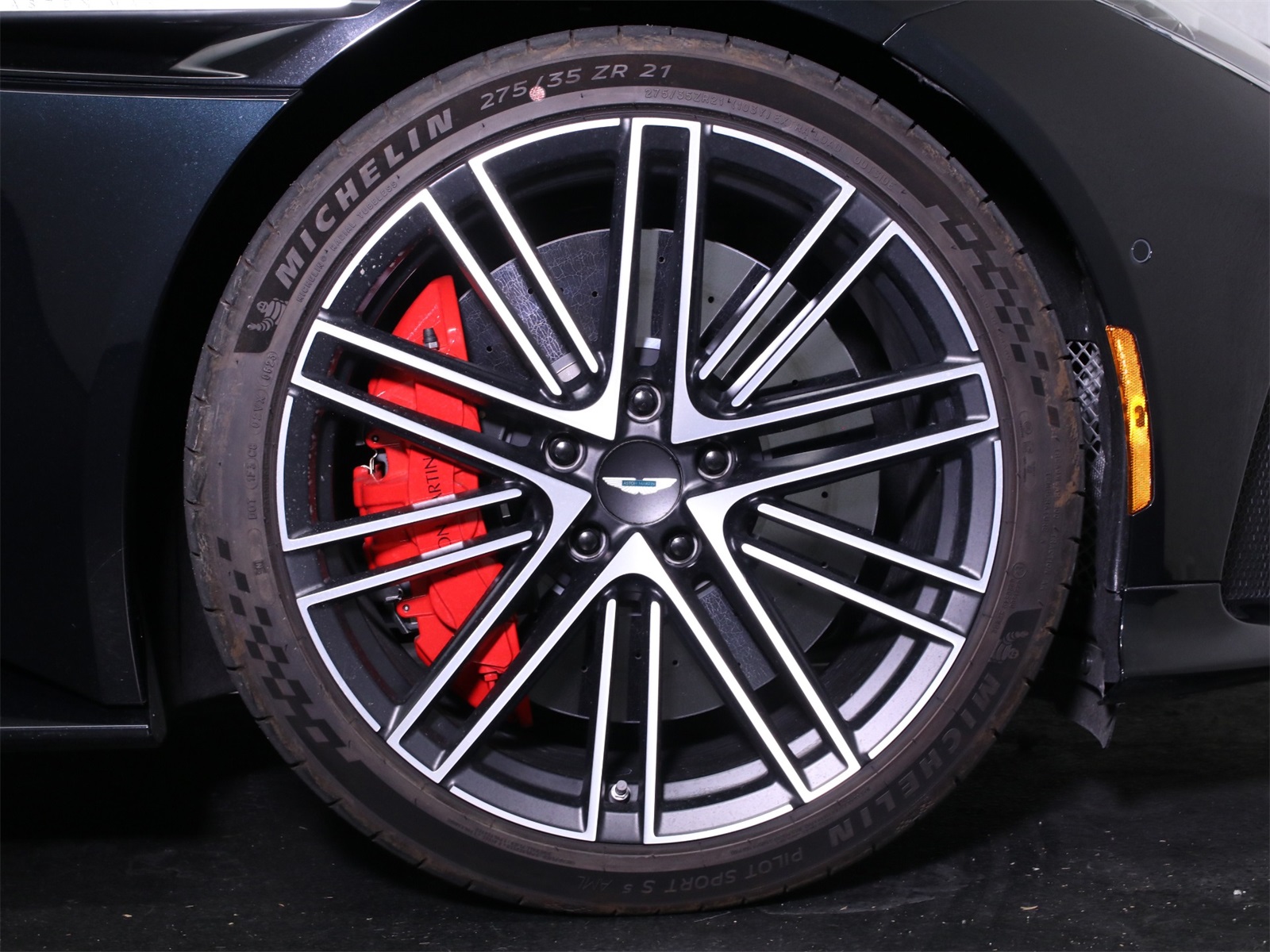 2024 Aston Martin DB12 photo 3