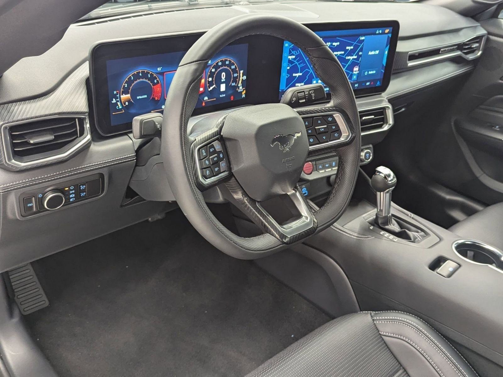 2025 Ford Mustang EcoBoost Premium photo 3