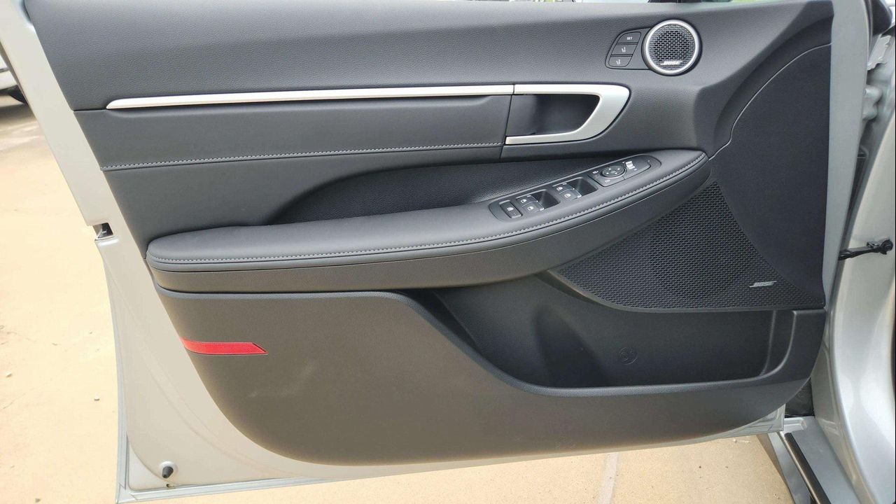 2025 Hyundai Sonata Hybrid Limited photo 16