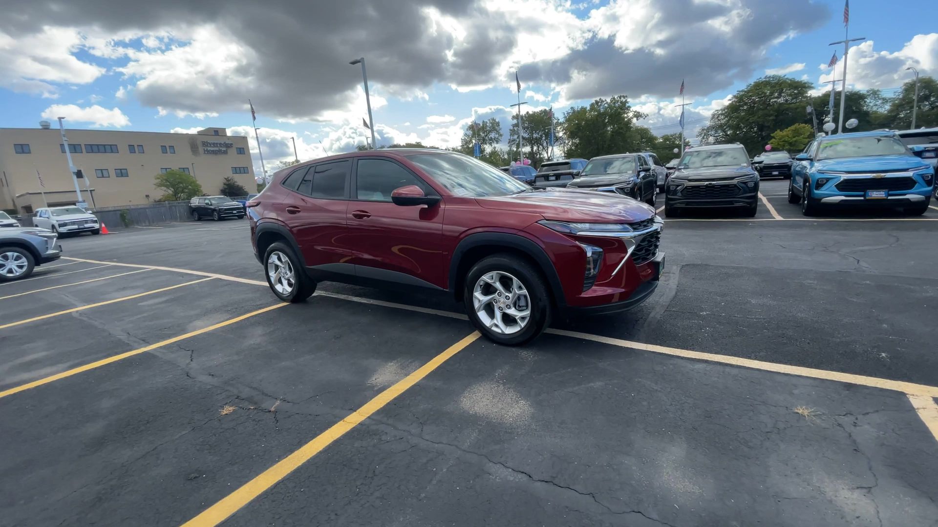 2024 Chevrolet Trax LS photo 2