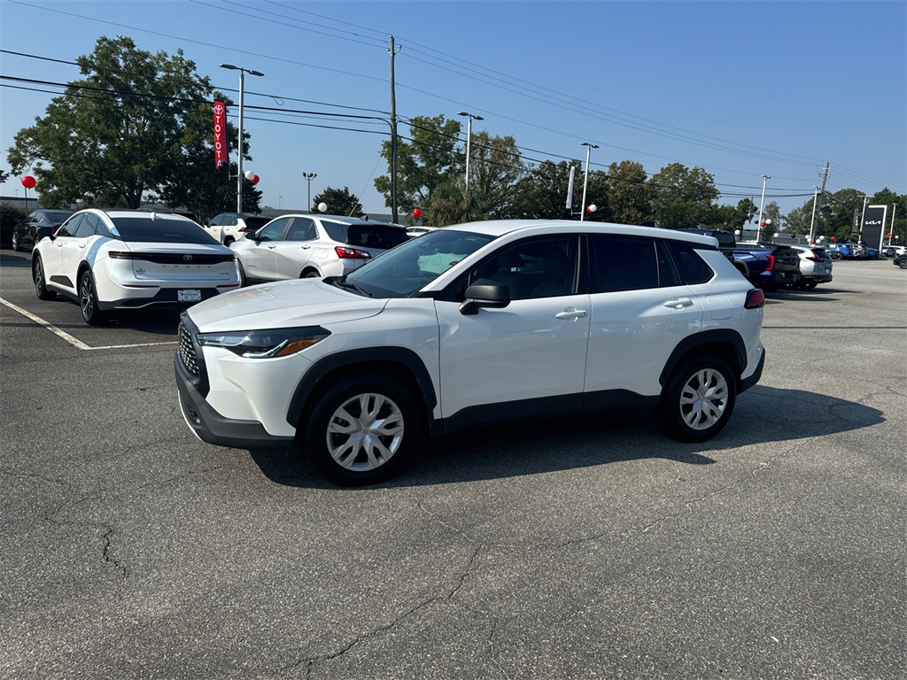 2024 Toyota Corolla Cross L photo 7