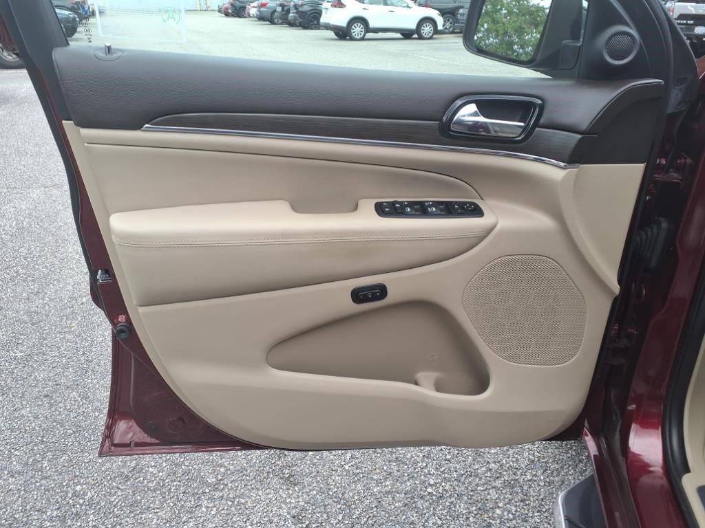 2020 Jeep Grand Cherokee Overland photo 12