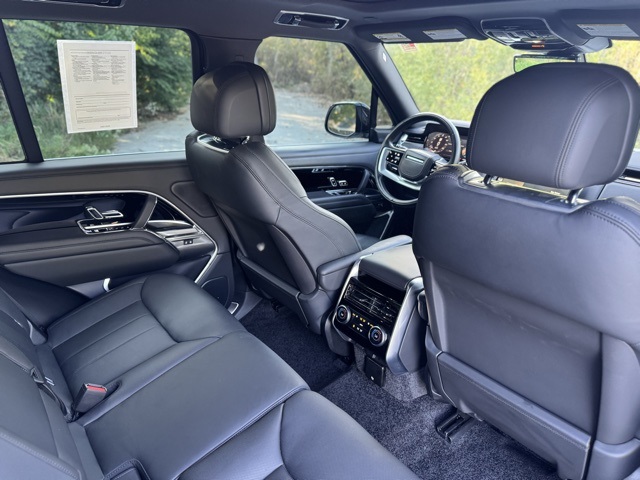 2024 Land Rover Range Rover SE photo 17