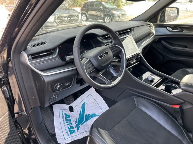 2023 Jeep Grand Cherokee Altitude photo 4