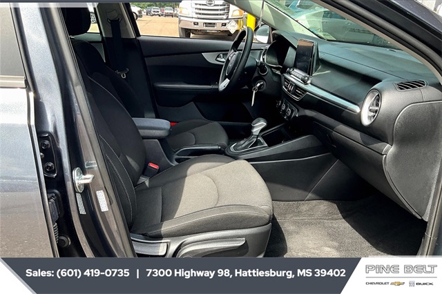 2023 Kia Forte LXS photo 6