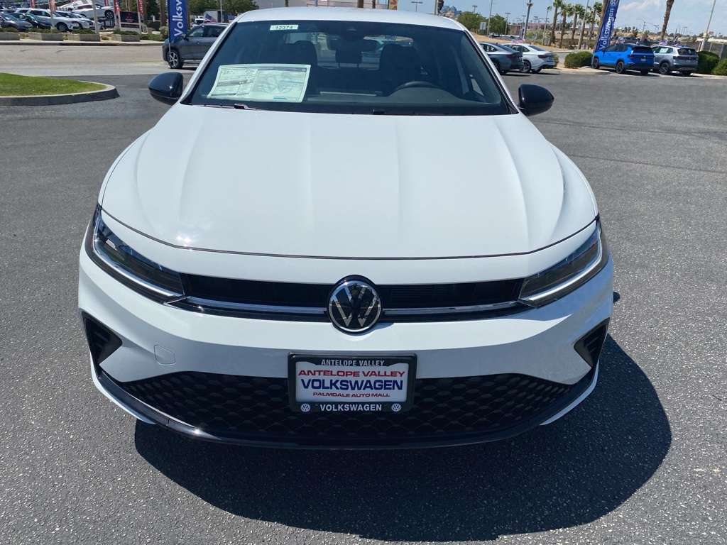 2025 Volkswagen Jetta 1.5T Sport photo 2