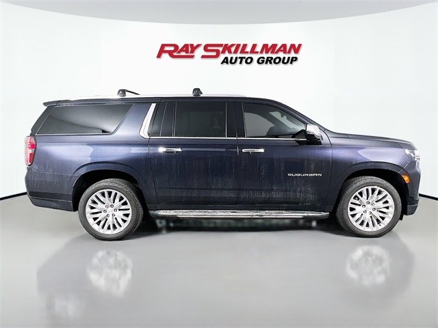 2022 Chevrolet Suburban Premier photo 4