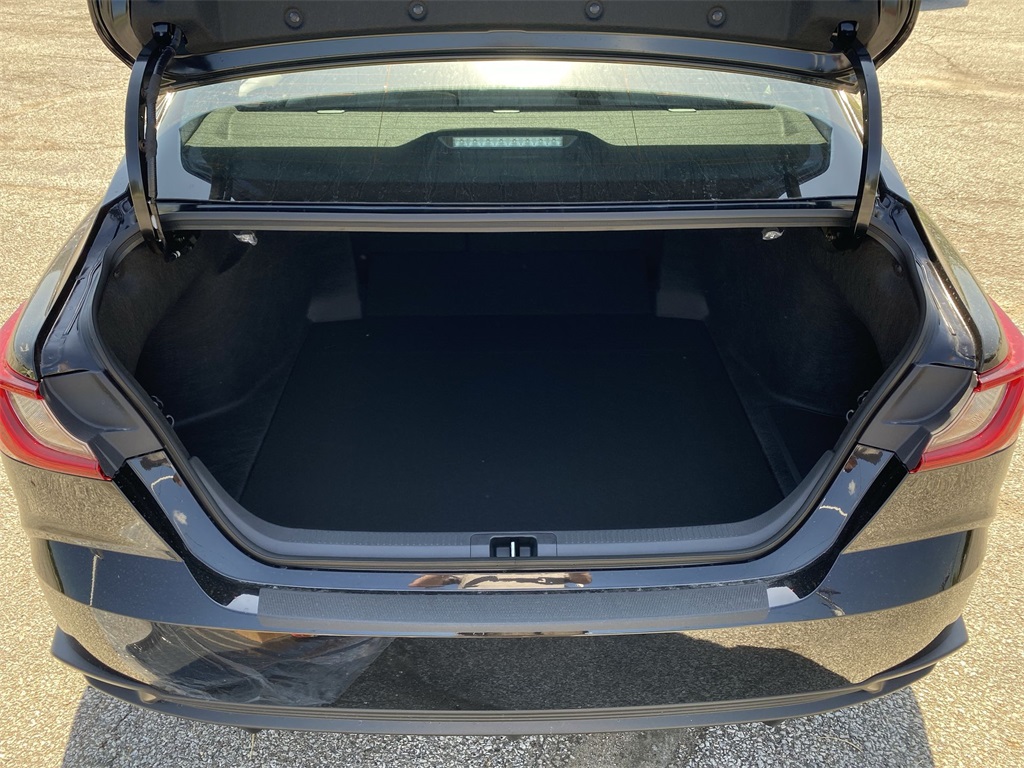 2025 Toyota Camry SE photo 20