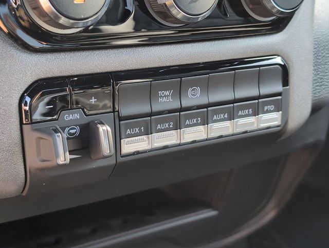 2025 Ram 3500 Tradesman photo 16