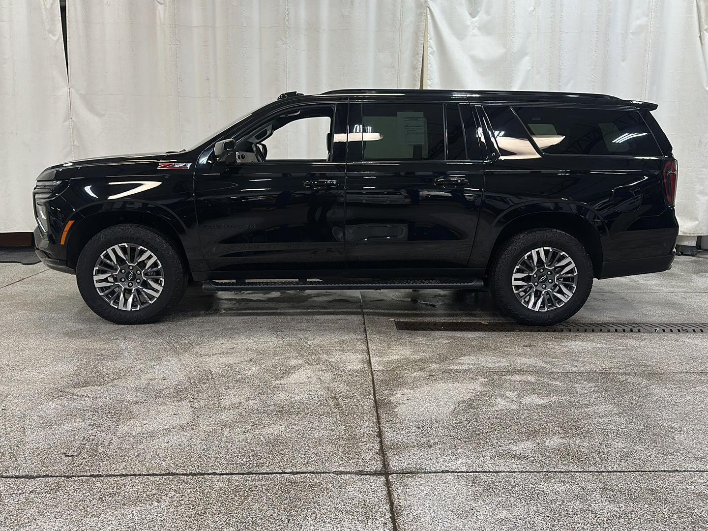 Used 2025 Chevrolet Suburban Z71 with VIN 1GNS6DRD5SR265751 for sale in Waconia, Minnesota