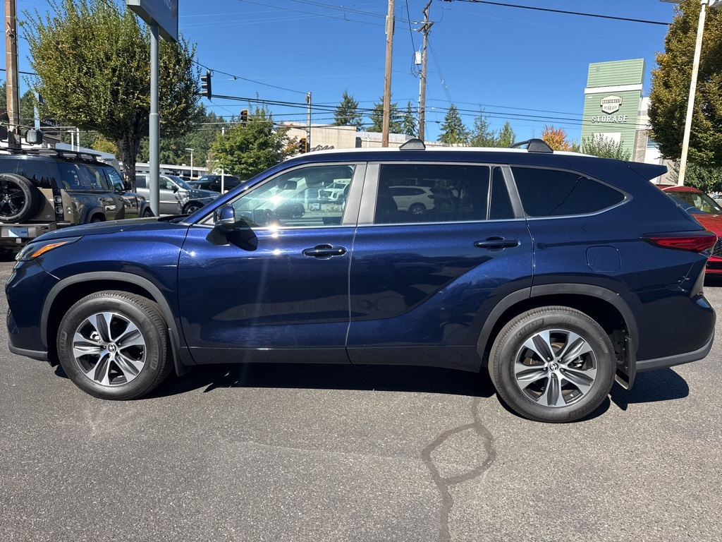 2023 Toyota Highlander XLE photo 4