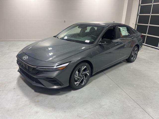 2025 Hyundai Elantra SEL Sport photo 3