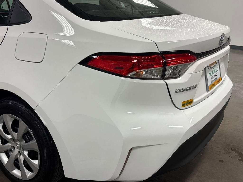 2023 Toyota Corolla LE photo 10