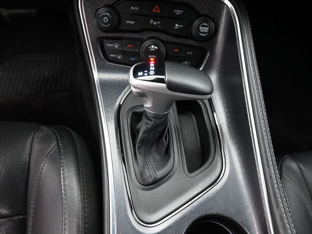 2018 Dodge Challenger SXT photo 4