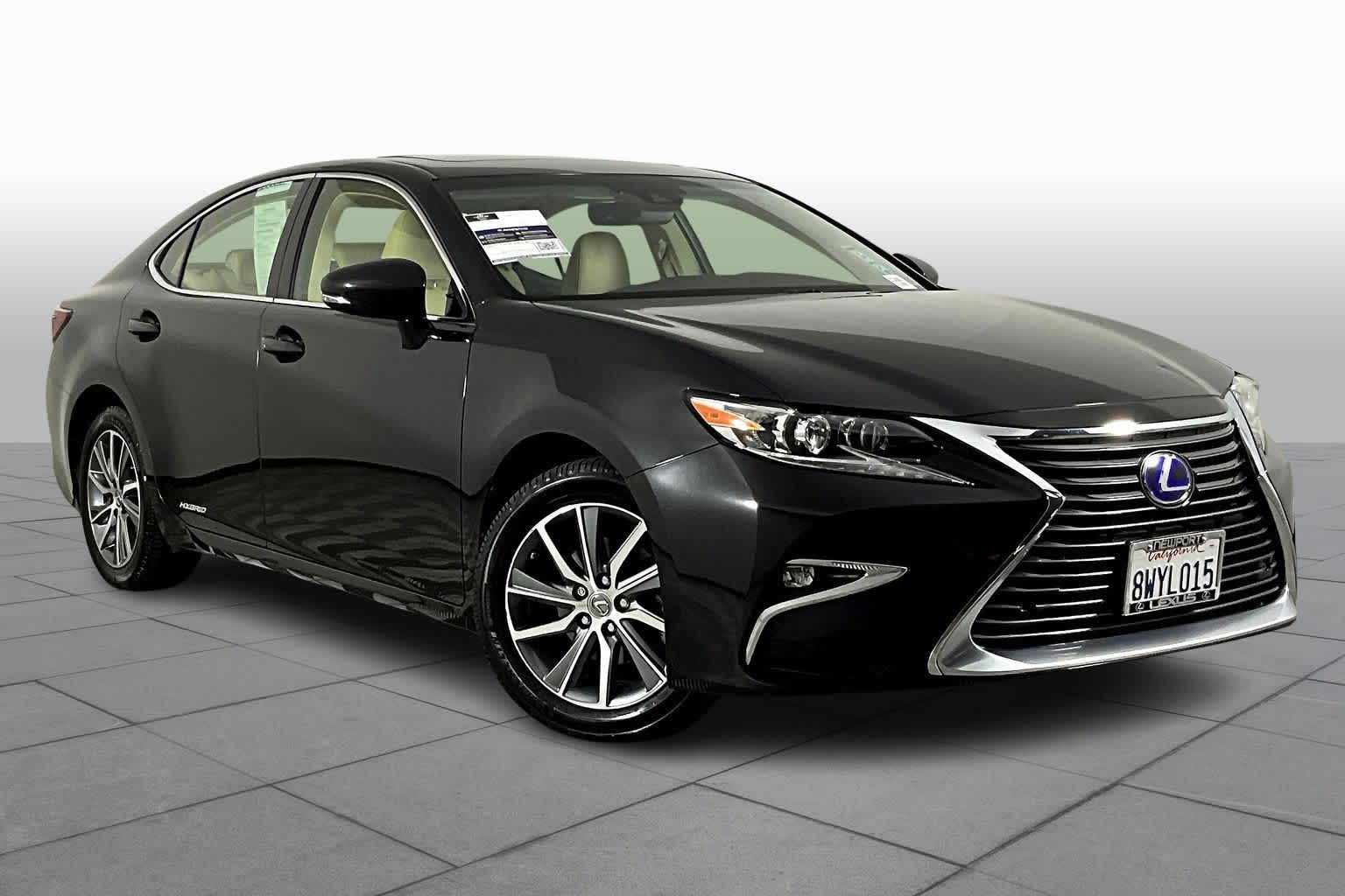 2018 Lexus ES 300h photo 2