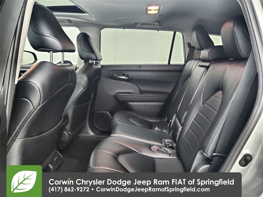 2022 Toyota Highlander XLE photo 27
