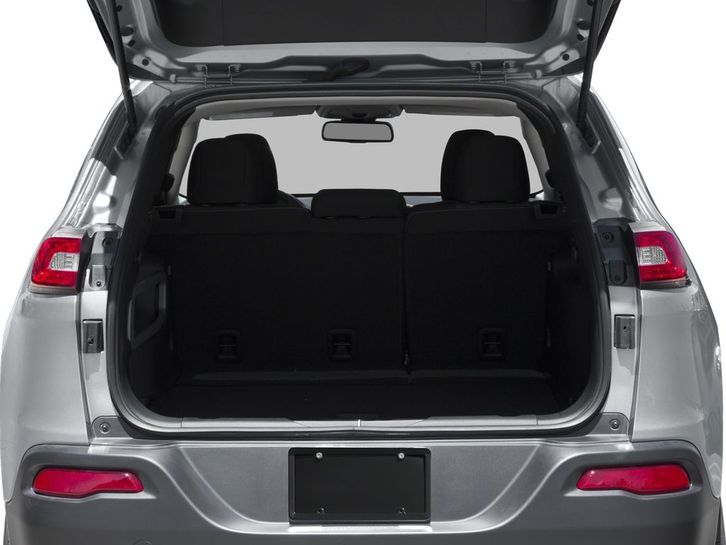 2016 Jeep Cherokee Sport photo 11