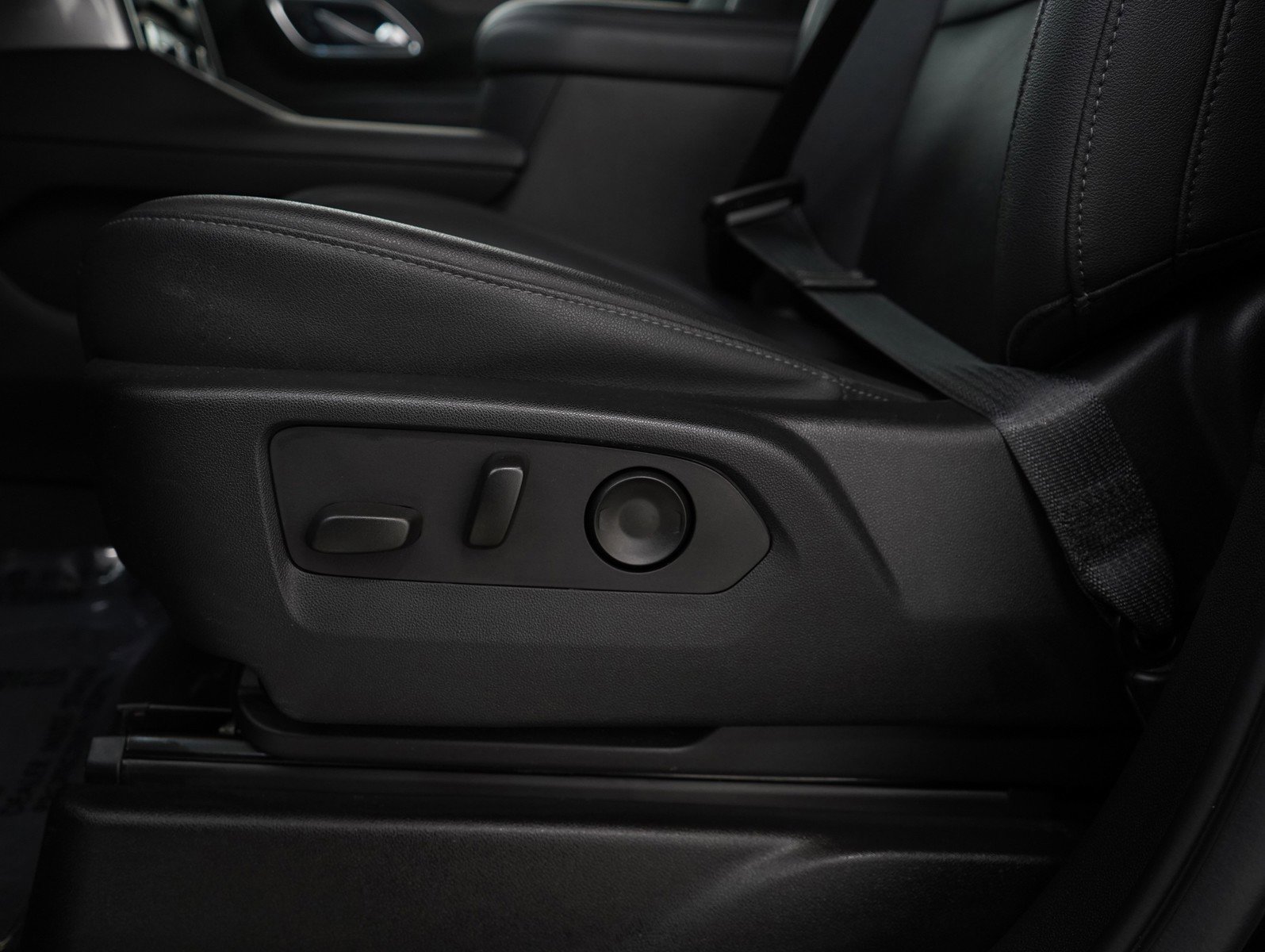 2023 Chevrolet Tahoe LT photo 18