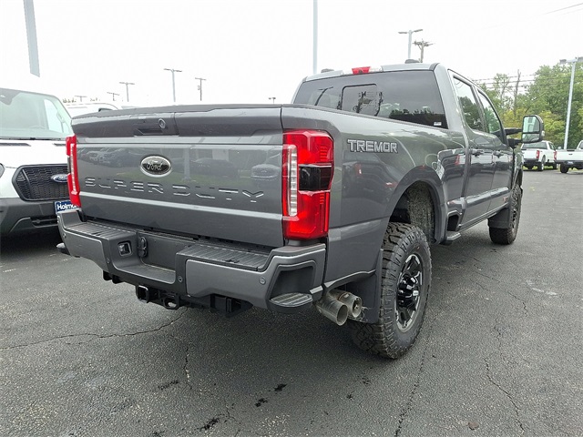 2025 Ford F-350 photo 5