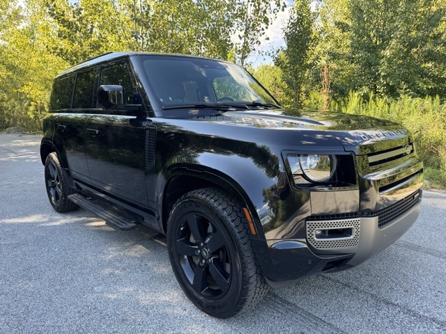 2022 Land Rover Defender 110 X-Dynamic SE photo 5