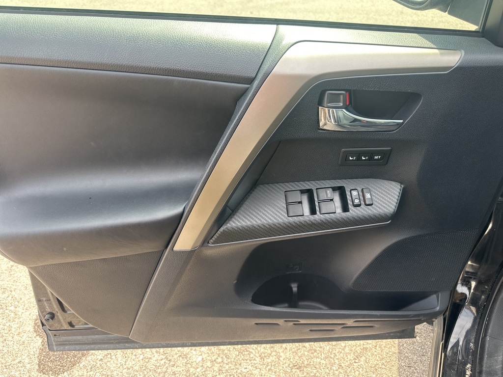 2013 Toyota RAV4 Limited photo 8