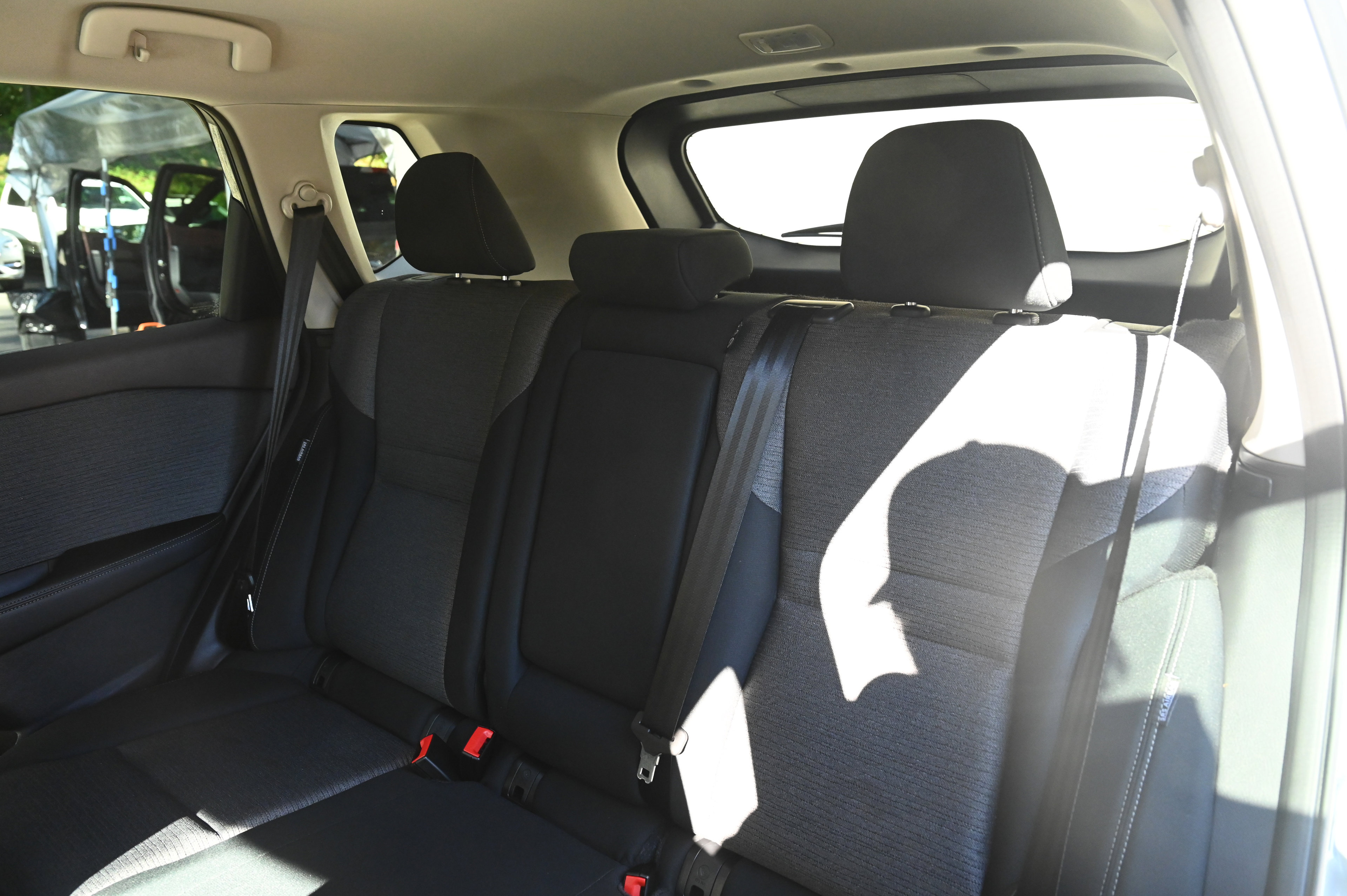 2023 Nissan Rogue SV photo 16