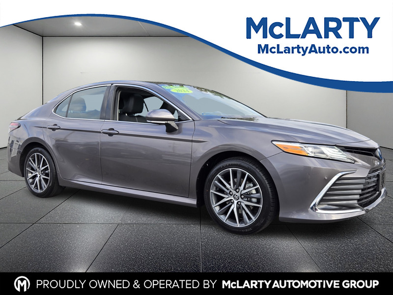 2024 Toyota Camry XLE's photo