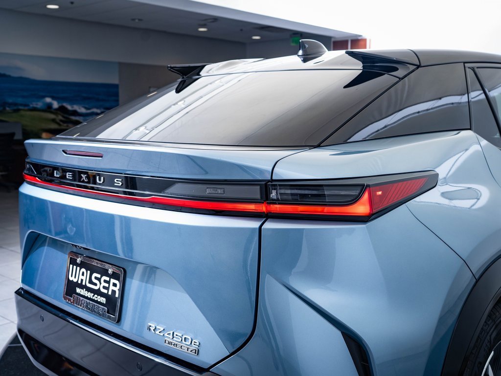 2023 Lexus RZ 450e Premium photo 9