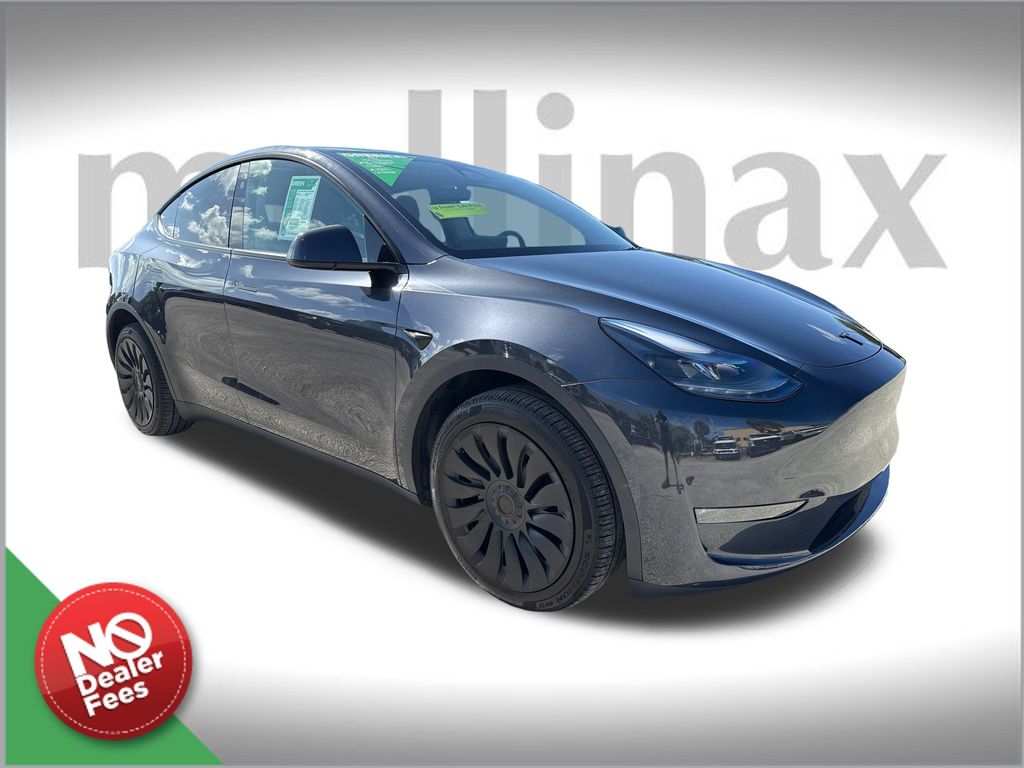 Used 2024 Tesla Model Y Long Range with VIN 7SAYGDEE8RA317257 for sale in Lake Park, FL