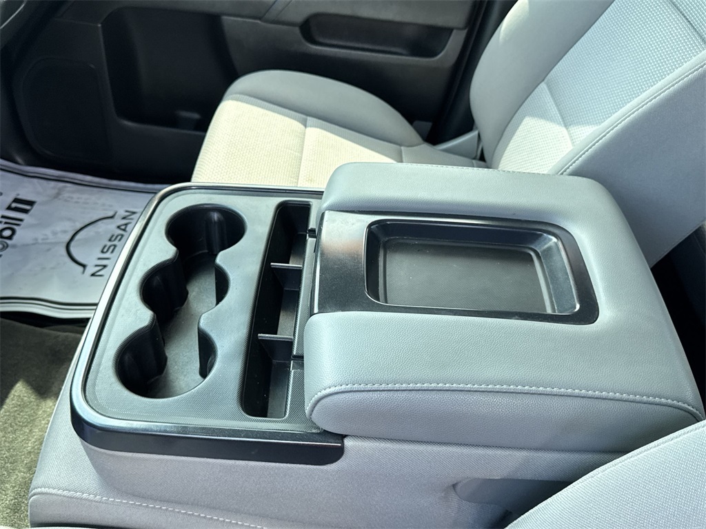 2018 Chevrolet Silverado 1500 Custom photo 26