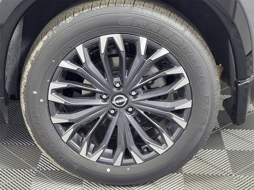 2025 Nissan Rogue Platinum photo 16