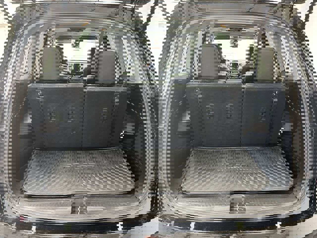 2018 Honda Pilot Elite photo 3