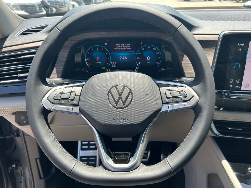 2025 Volkswagen Atlas SEL Premium R-Line photo 11