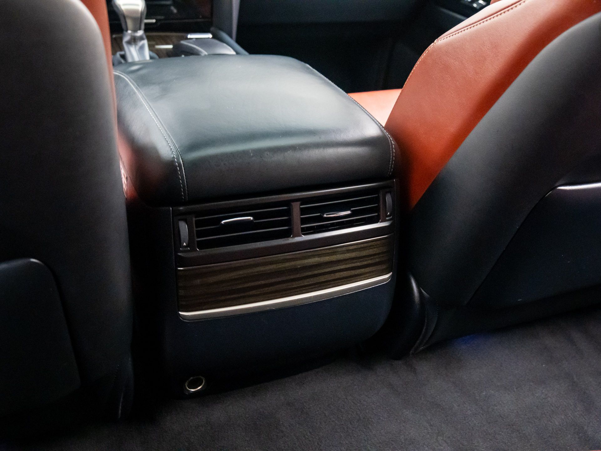 2019 Lexus LX 570 photo 18