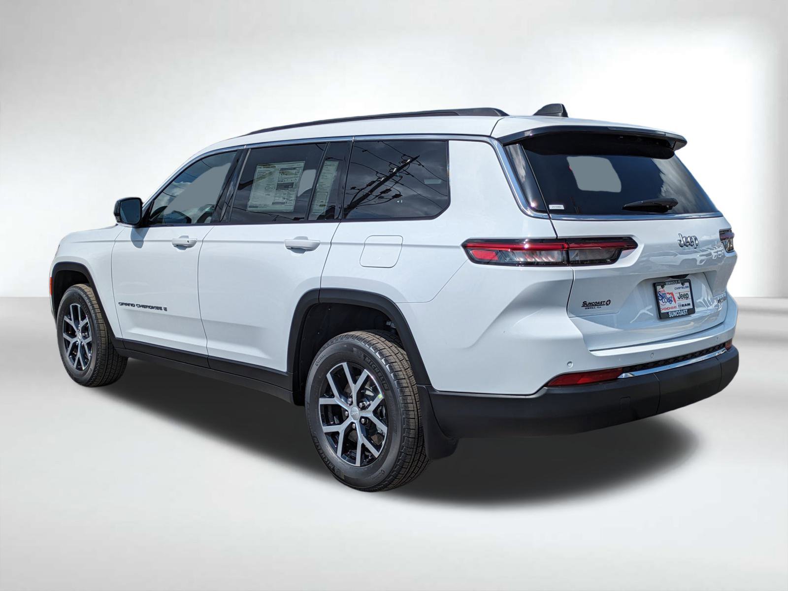 2025 Jeep Grand Cherokee Limited photo 4