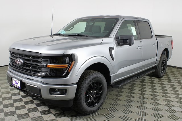 2025 Ford F-150 XLT photo 3