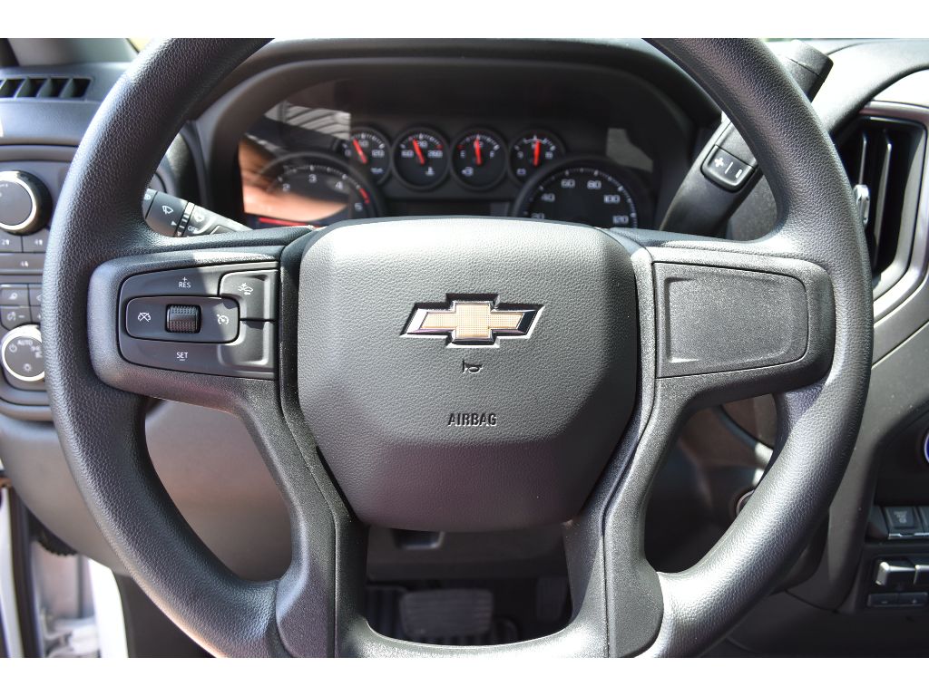 2025 Chevrolet Silverado 2500HD Custom photo 19
