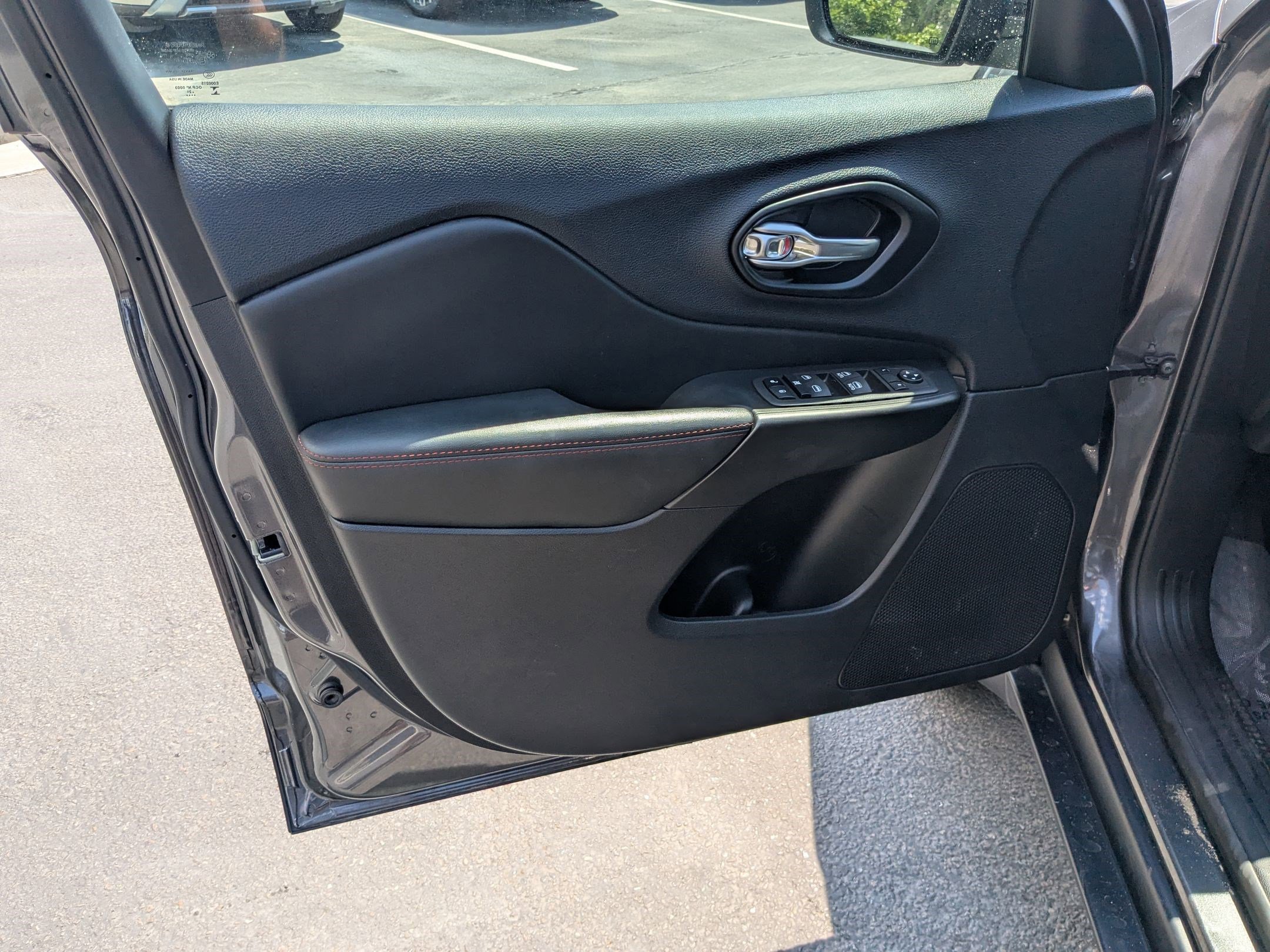2022 Jeep Cherokee Trailhawk photo 10