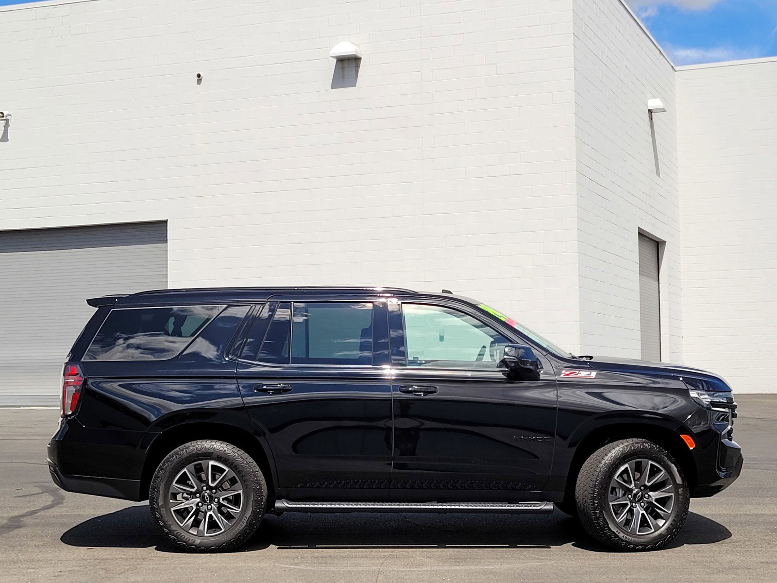 2024 Chevrolet Tahoe Z71 photo 2