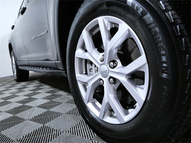 Certified 2022 Jeep Grand Cherokee L Limited with VIN 1C4RJKBG1N8633271 for sale in Apple Valley, Minnesota