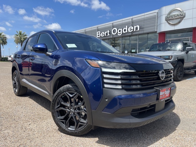 2025 Nissan Kicks SR's photo