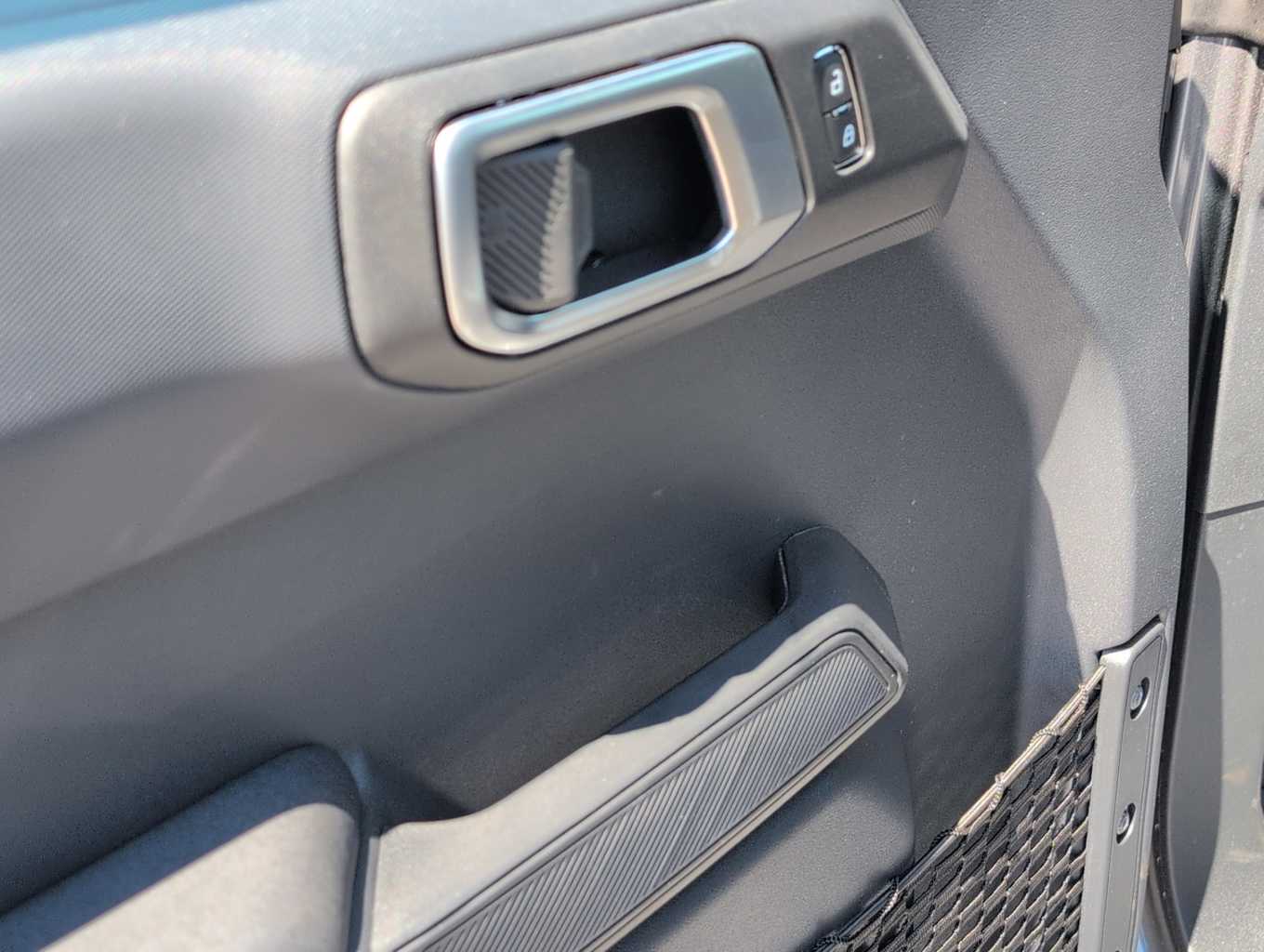 2025 Ford Bronco Base photo 6