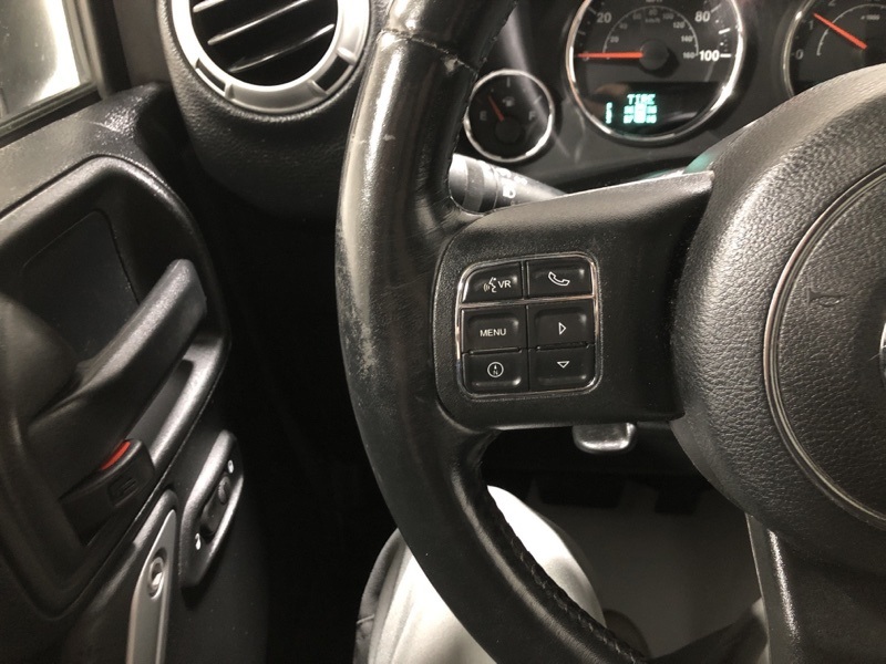 2016 Jeep Wrangler Unlimited Sahara photo 18