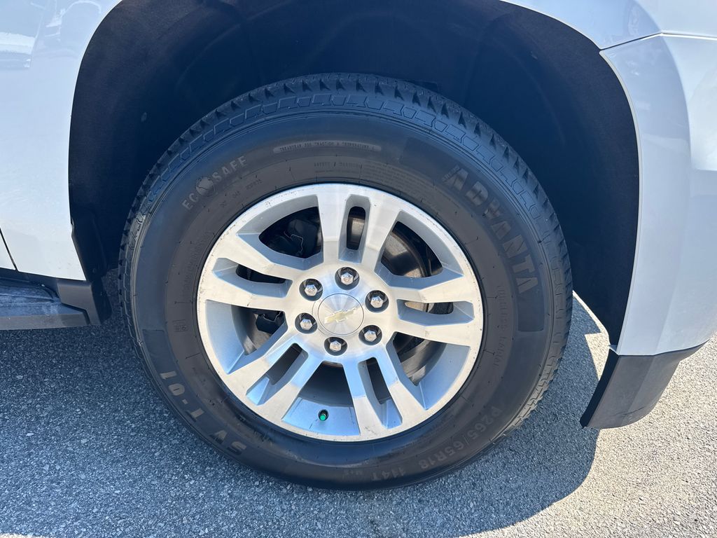 2019 Chevrolet Tahoe LT photo 12