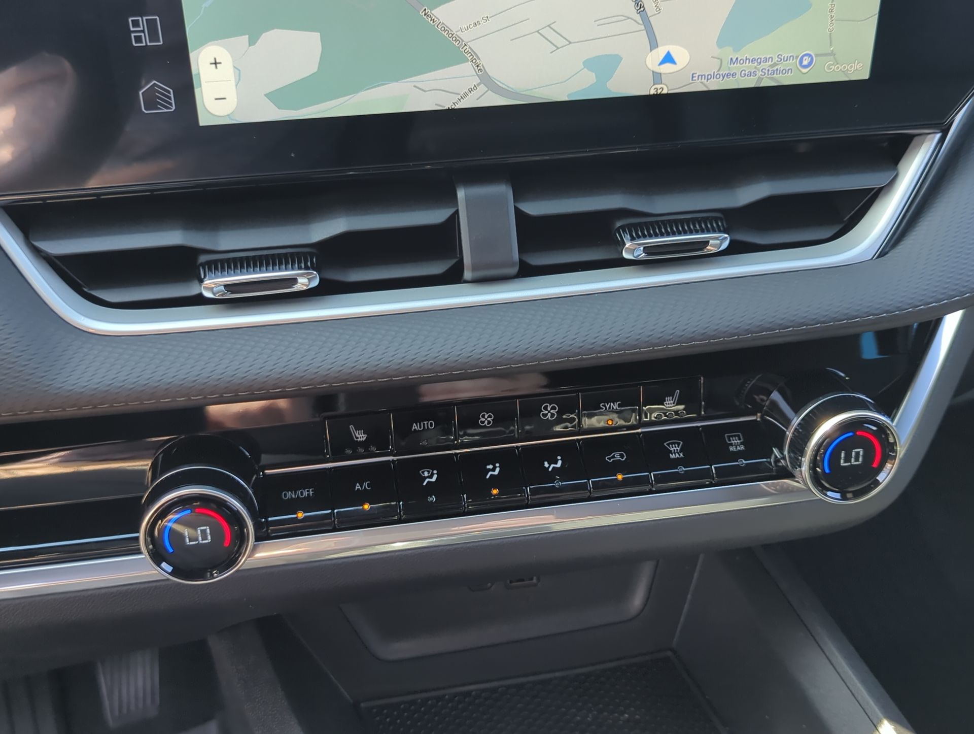 2026 Chevrolet Equinox LT photo 8