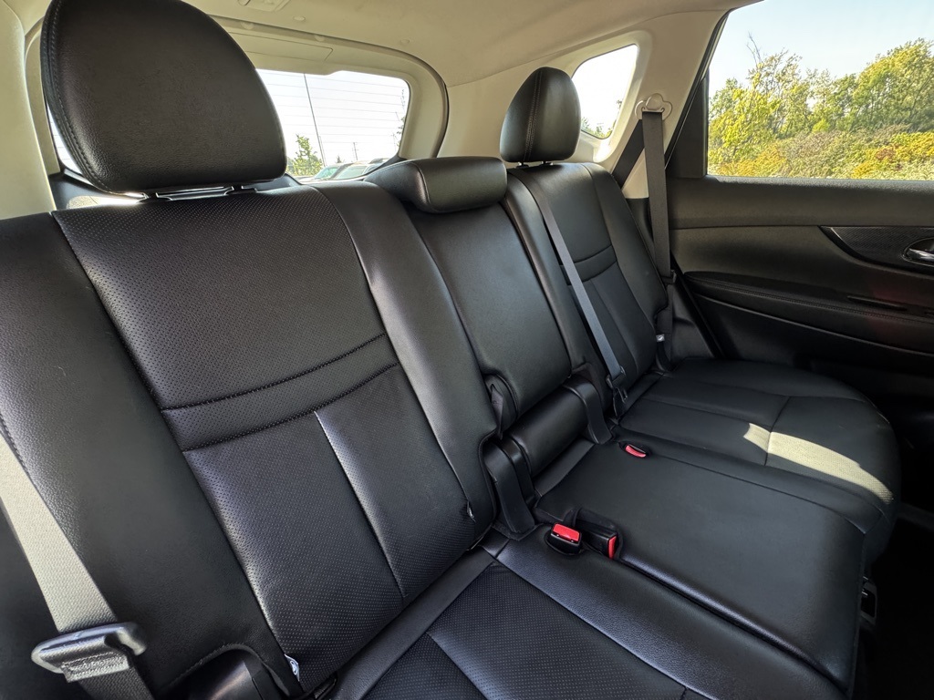 2019 Nissan Rogue SL photo 24