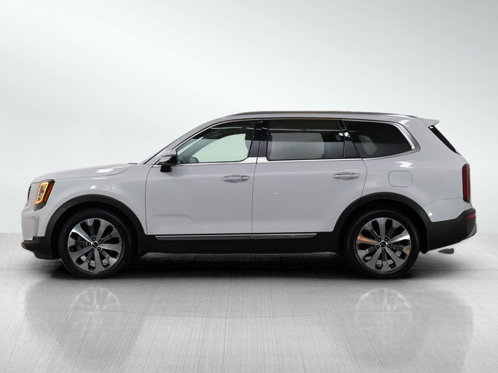 Used 2021 Kia Telluride SX with VIN 5XYP5DHC0MG154455 for sale in Wayzata, Minnesota
