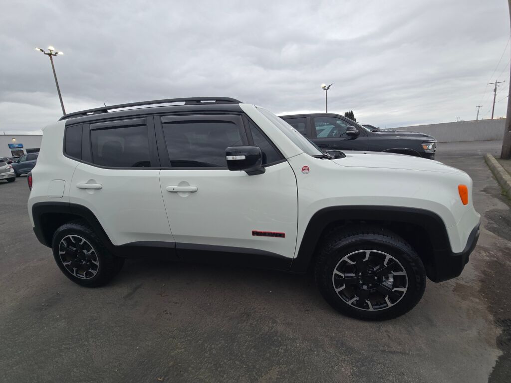 2023 Jeep Renegade Trailhawk photo 4